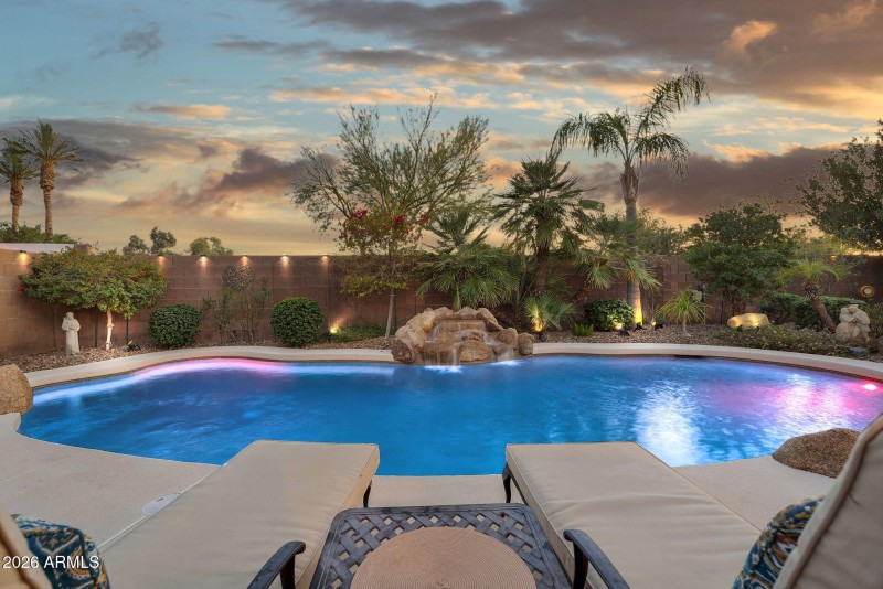 56-web-or-mls-4155 E Dubois-6