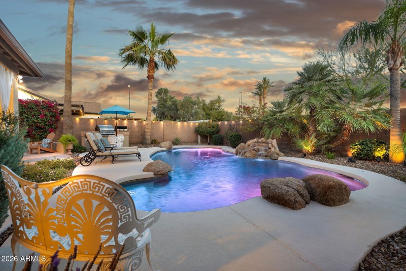 57-web-or-mls-4155 E Dubois-8