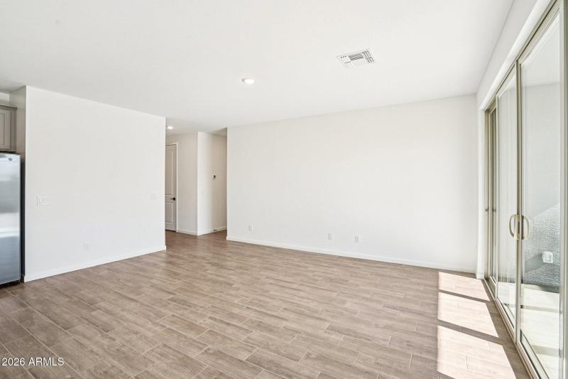 5-web-or-mls-E Rolling Prairie Ln-S1511-