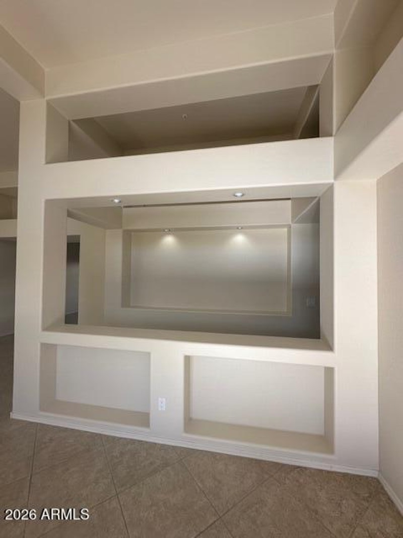 Dining Room Niches Open To Hallway