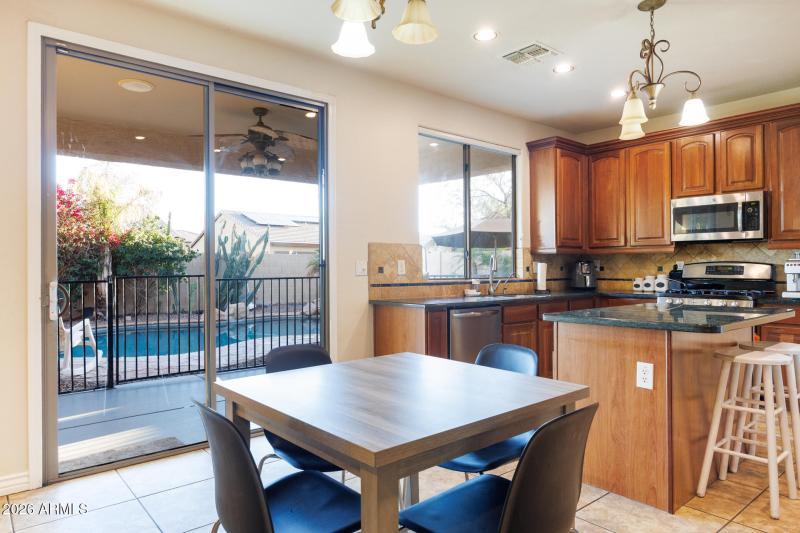 311 W Blue Lagoon - Breakfast Nook View