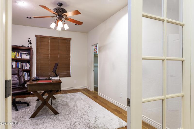 311 W Blue Lagoon - Office