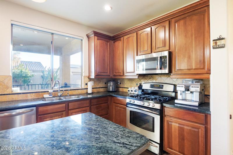 311 W Blue Lagoon - Kitchen 2