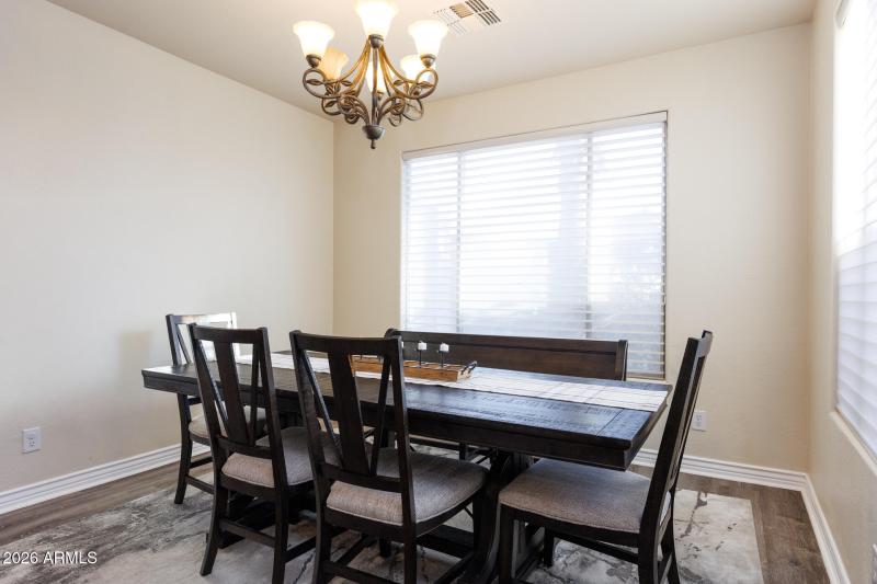 311 W Blue Lagoon - Dining Room