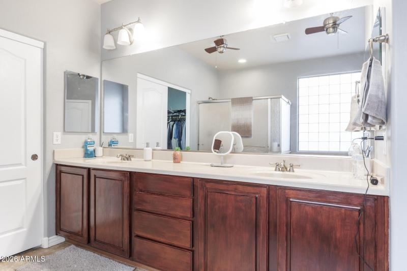 311 W Blue Lagoon - Primary Bath View