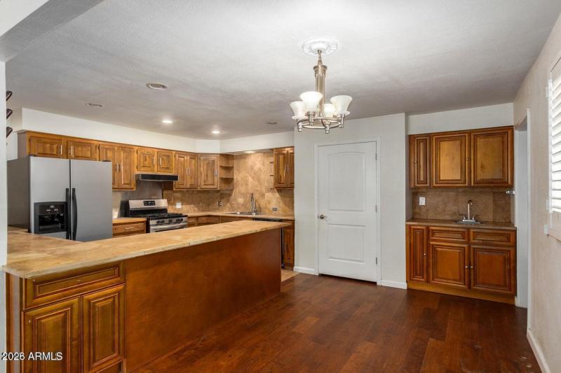 20230903231605173077000000-o