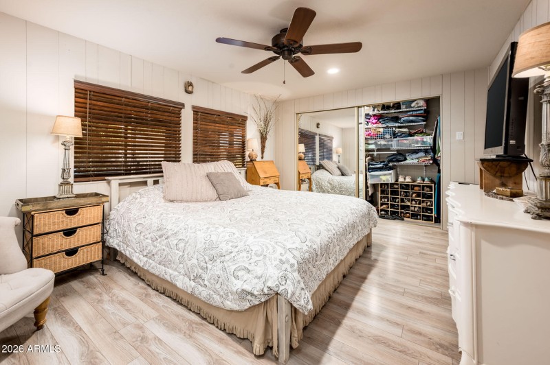 3508 E Beverly Ln - MLS-25