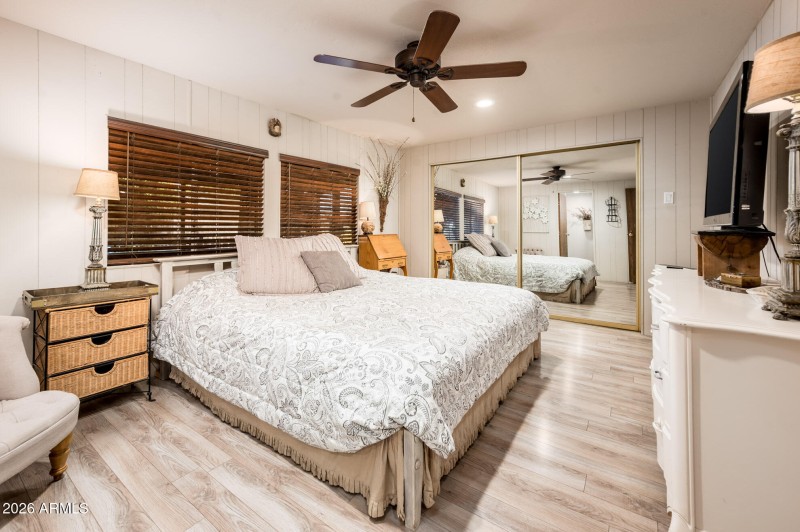 3508 E Beverly Ln - MLS-24