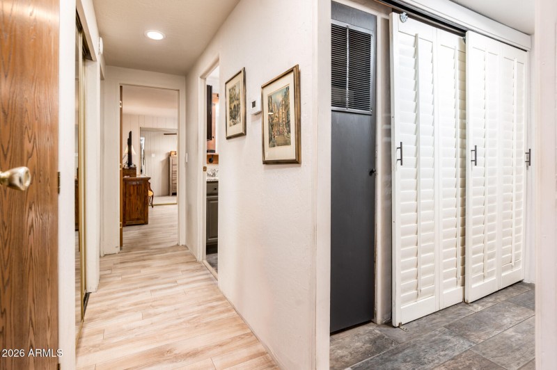 3508 E Beverly Ln - MLS-33