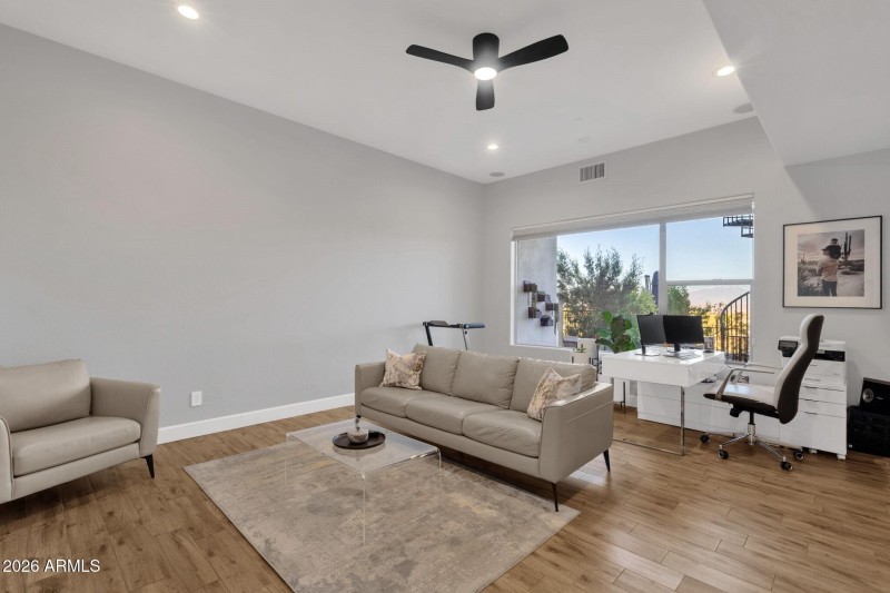 046_2nd Lower Bedroom Or Office