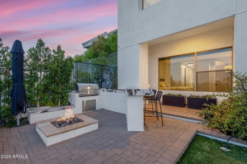 062_Barbeque And Firepit