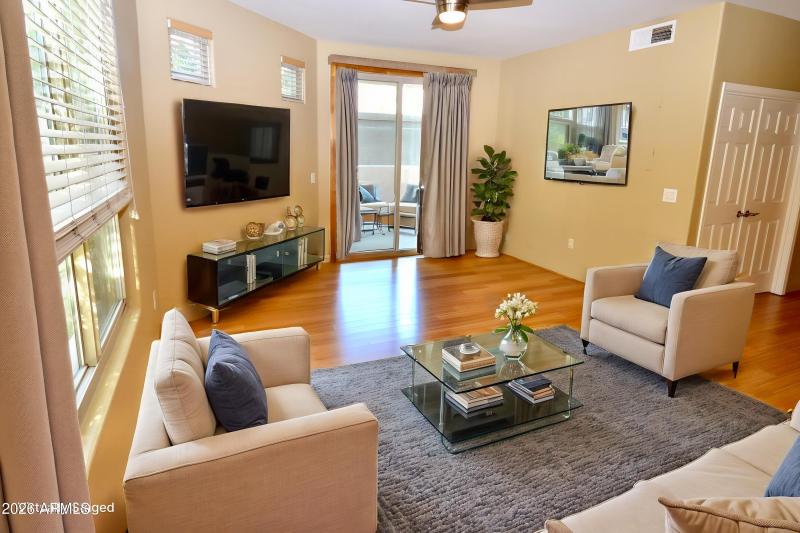 DSC_0679 - Living Room - Modern - 0