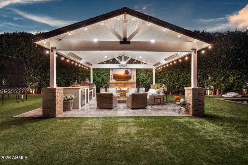 Outdoor Ramada, Twilight