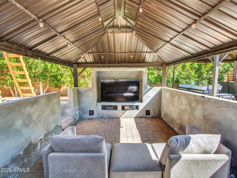 16-Sunk-in-Patio-(3)