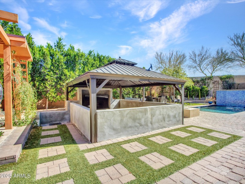 16-Sunk-in-Patio-(1)