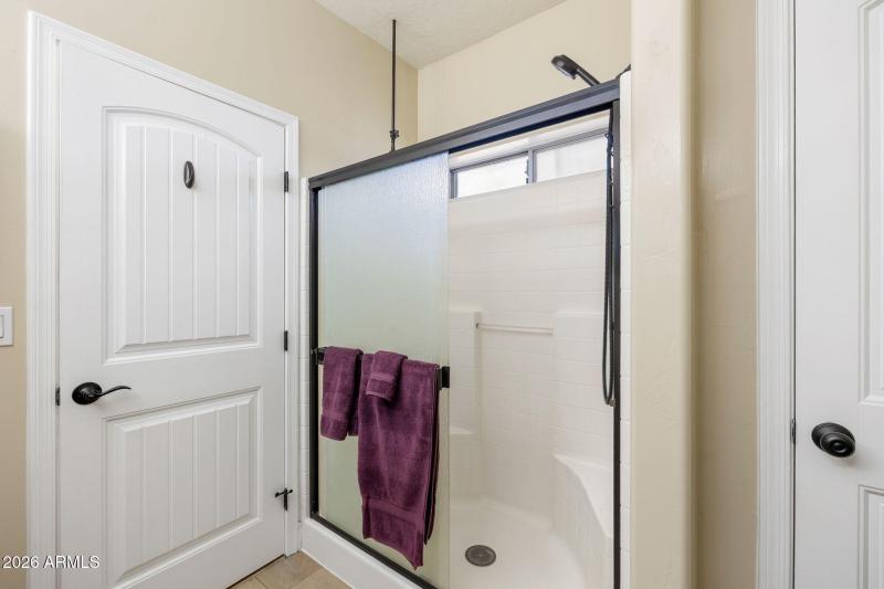 21-Primary Bathroom (2)