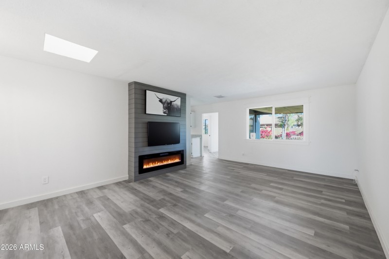 6_006_dsc_9787_with_fire