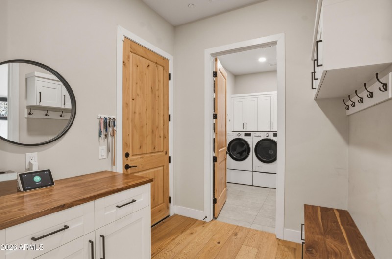 18_5302 n 68th pl-18