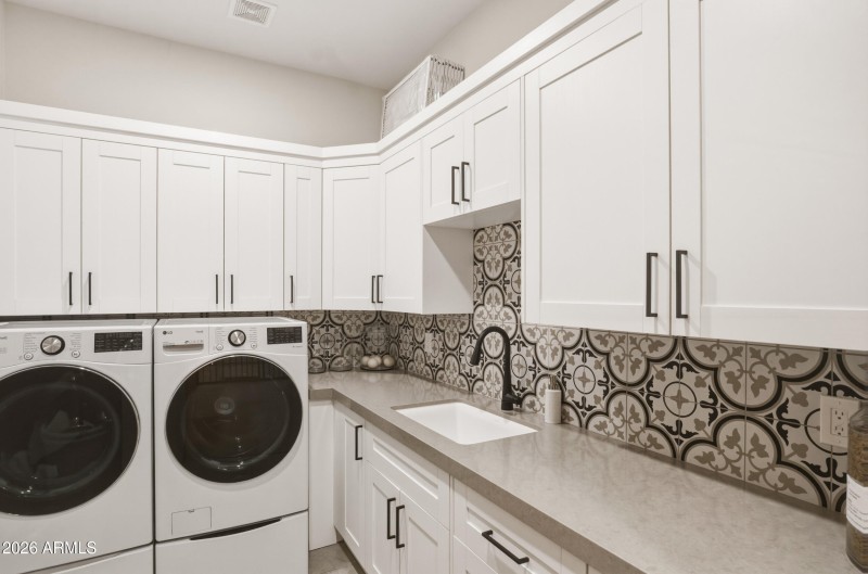 19_5302 n 68th pl-19