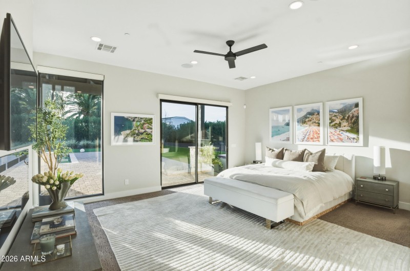 24_5302 n 68th pl-24