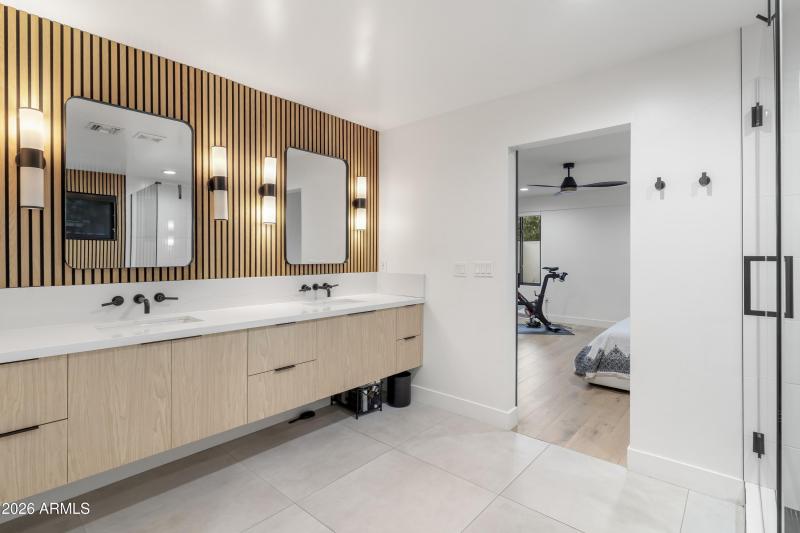 046_Primary Bathroom