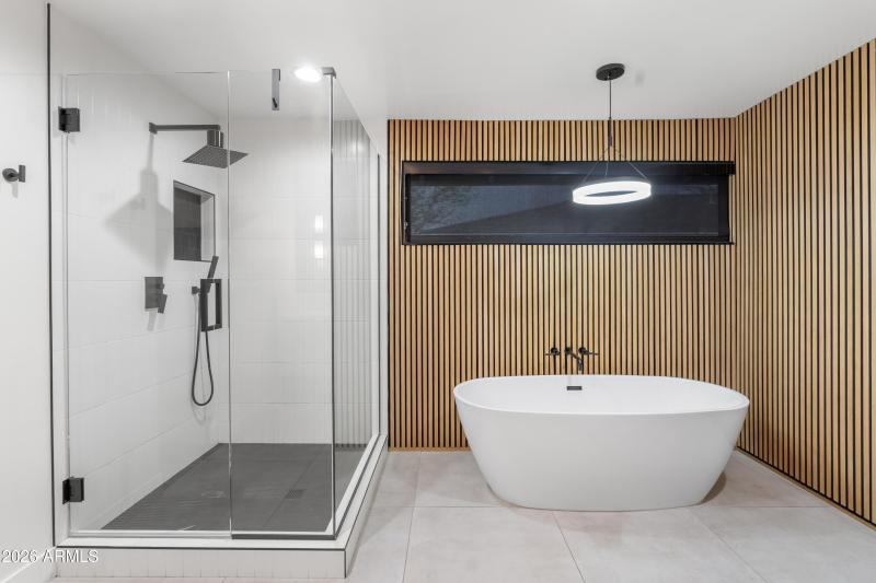 047_Primary Bathroom