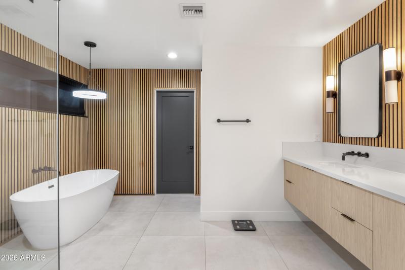 049_Primary Bathroom