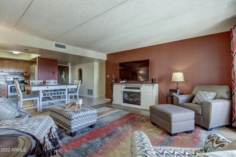 7940 E Cambelback Rd #512-4