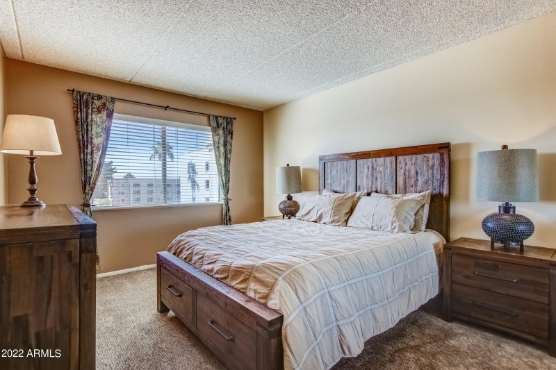 7940 E Cambelback Rd #512-16