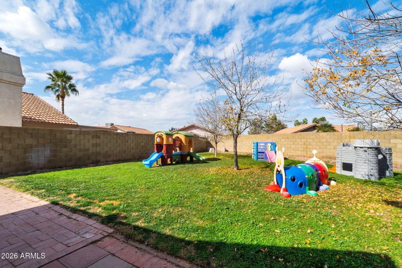 014__5424 E Emerald Ave