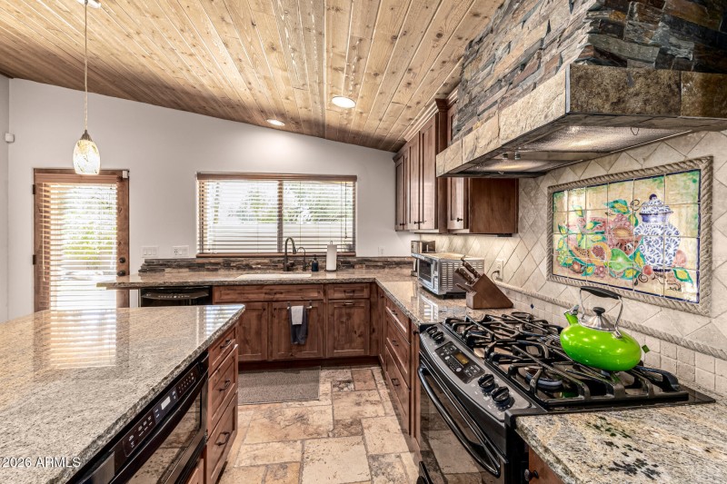 Gas Range with Custom Hood