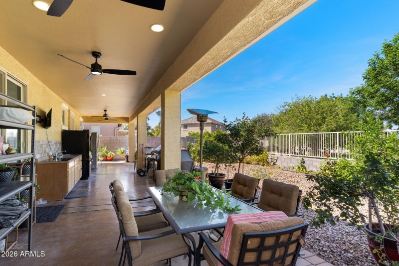 024__2482 W Arroyo Way