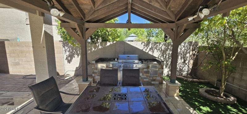 photo_4938611284413361762_y