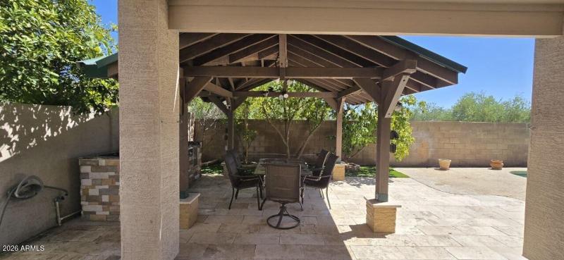 photo_4938611284413361763_y