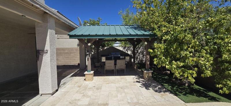 photo_4938611284413361764_y