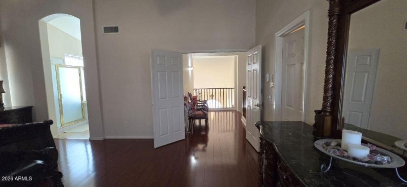 photo_4938611284413361792_y