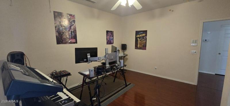 photo_4938611284413361796_y