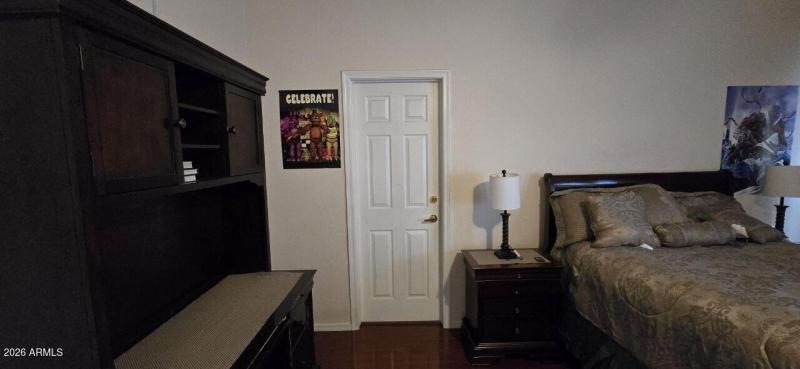 photo_4938611284413361799_y