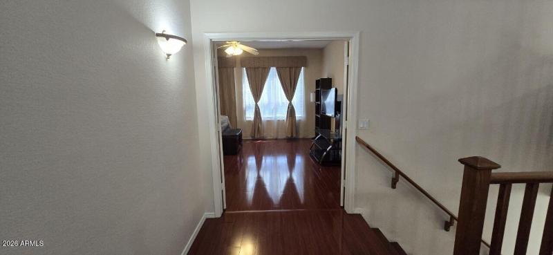 photo_4938611284413361813_y