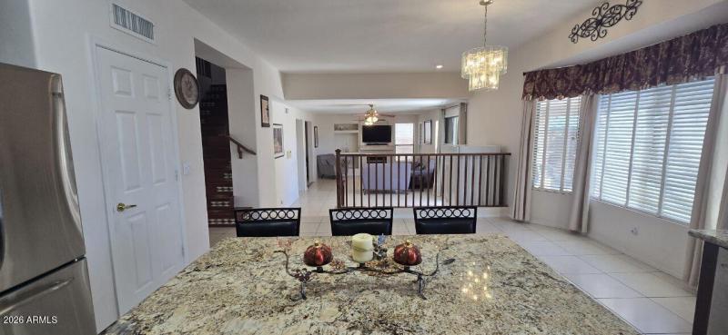 photo_4938611284413361823_y