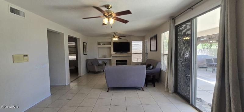 photo_4938611284413361824_y