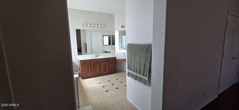 photo_4938611284413361827_y