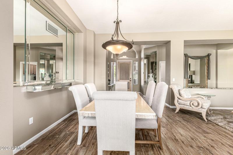 09 Dining/Living Room