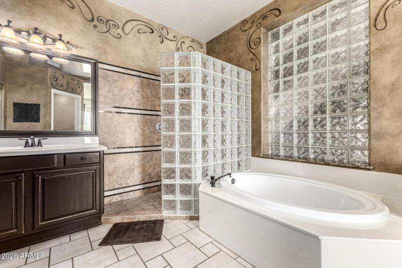 22 Master Bathroom
