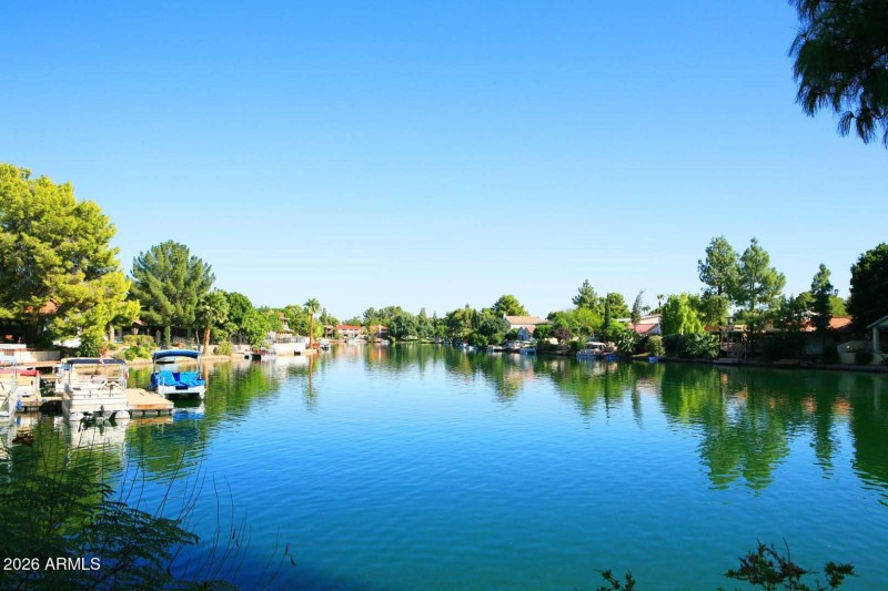 The Lakes-Community Lake