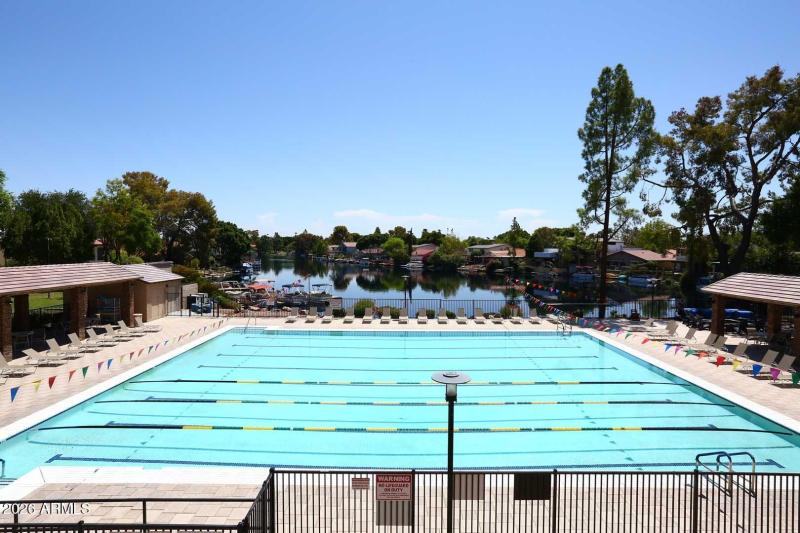 The Lakes-Community Pool