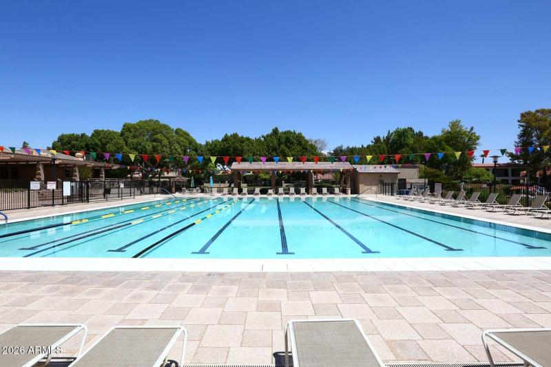 The Lakes-Community Pool2