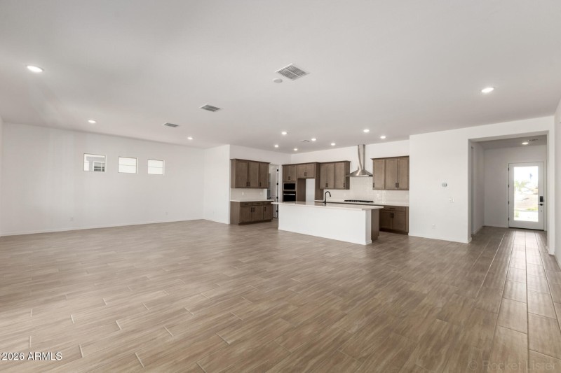 PHX_EmpirePOinte_Lot 7048_Hunter_22694_G