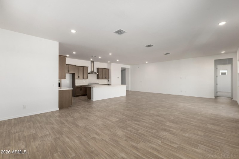 PHX_EmpirePOinte_Lot 7048_Hunter_22694_G