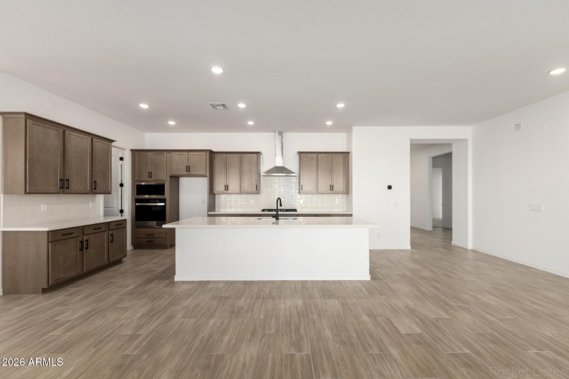 PHX_EmpirePOinte_Lot 7048_Hunter_22694_G